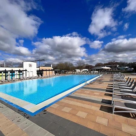 فندق Luamar Holidays- Tattershall Lakes - Lancaster Crescent المظهر الخارجي الصورة